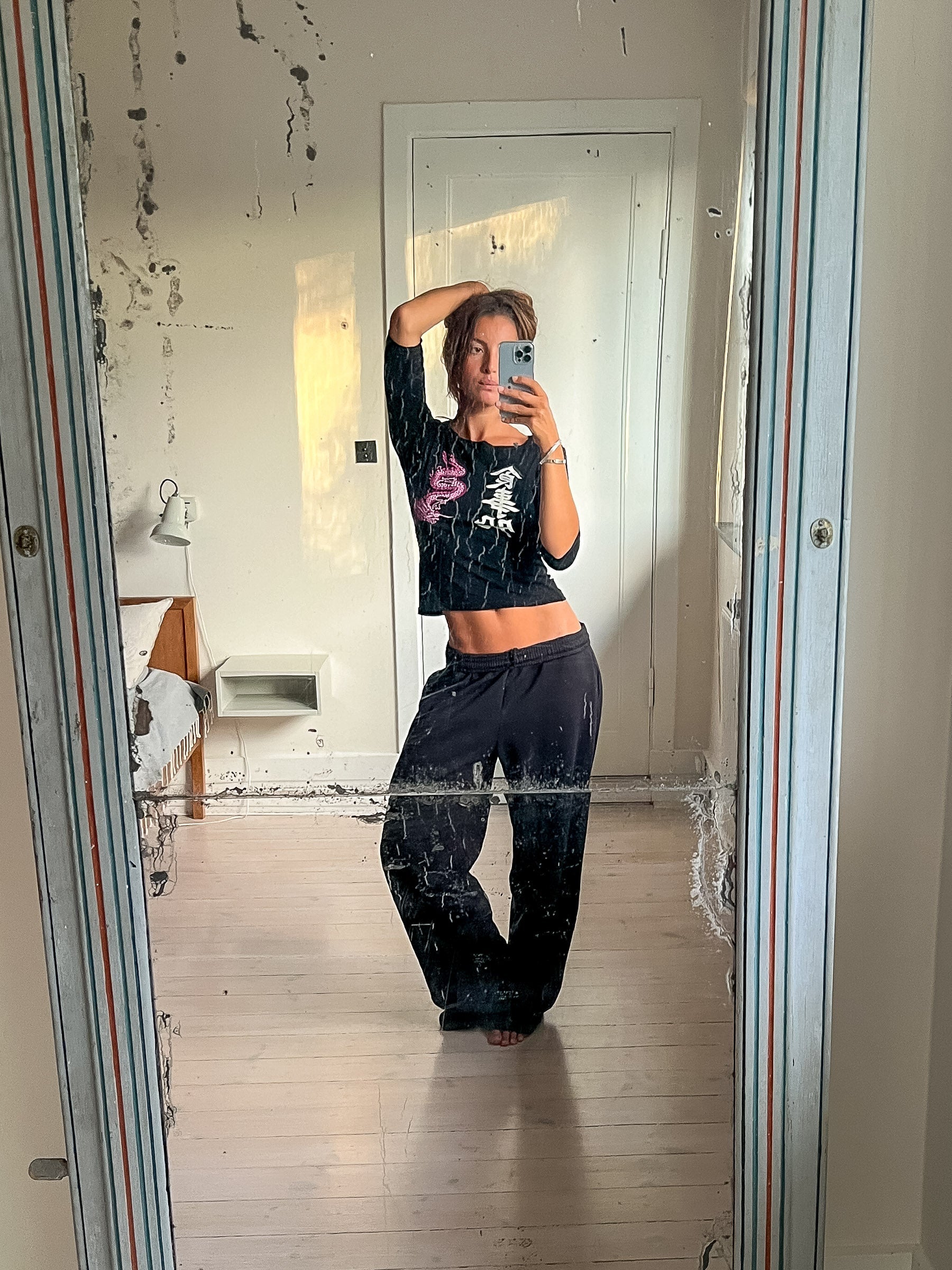 Sofie is 165 cm tall and wears size M. | loose black