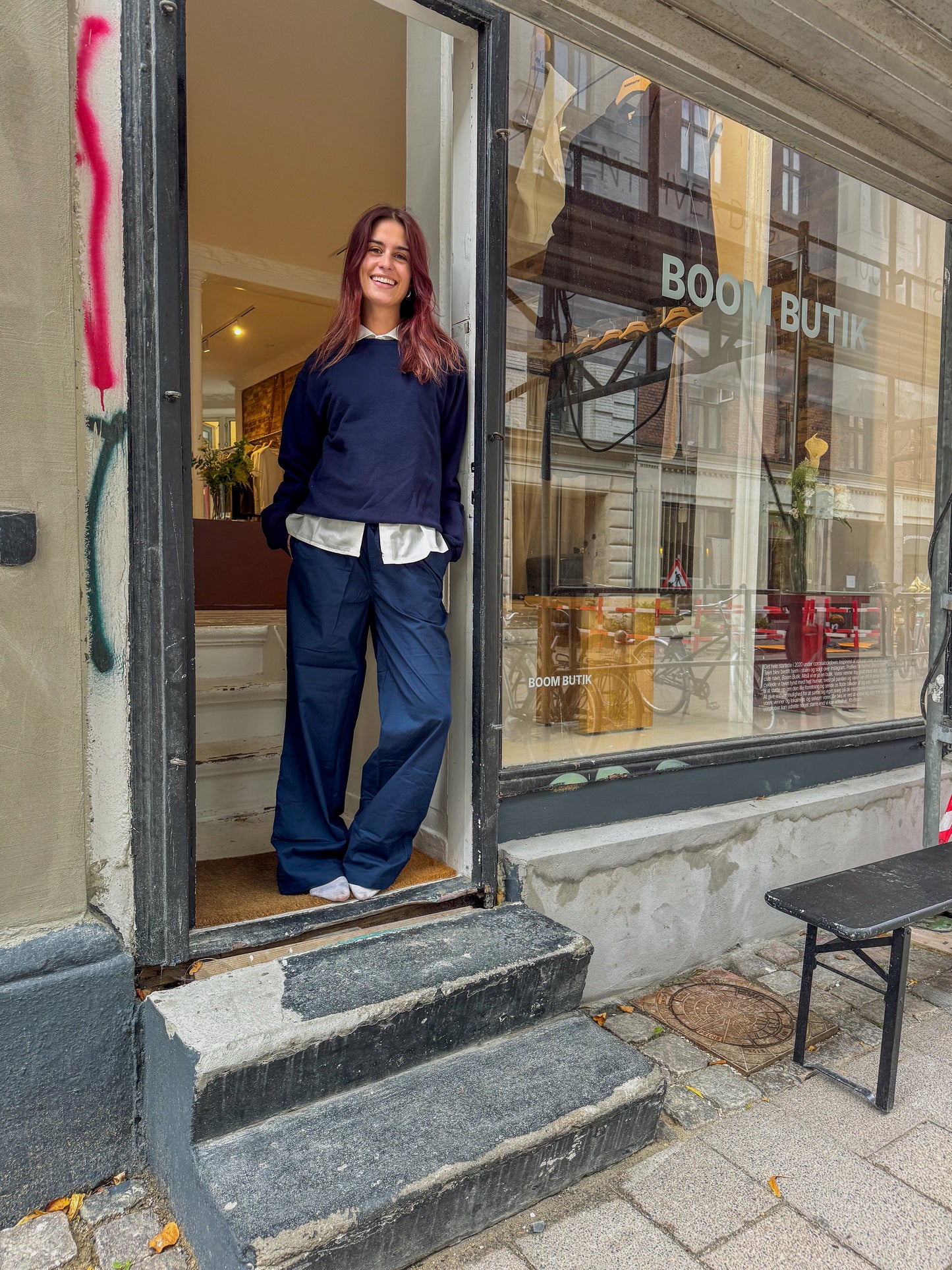 Mathilde is 165 cm and wears size M. | navy