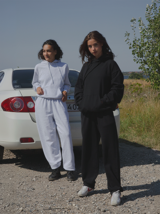 Johanne is 165 cm tall and wears size M in both sweats and hoodie