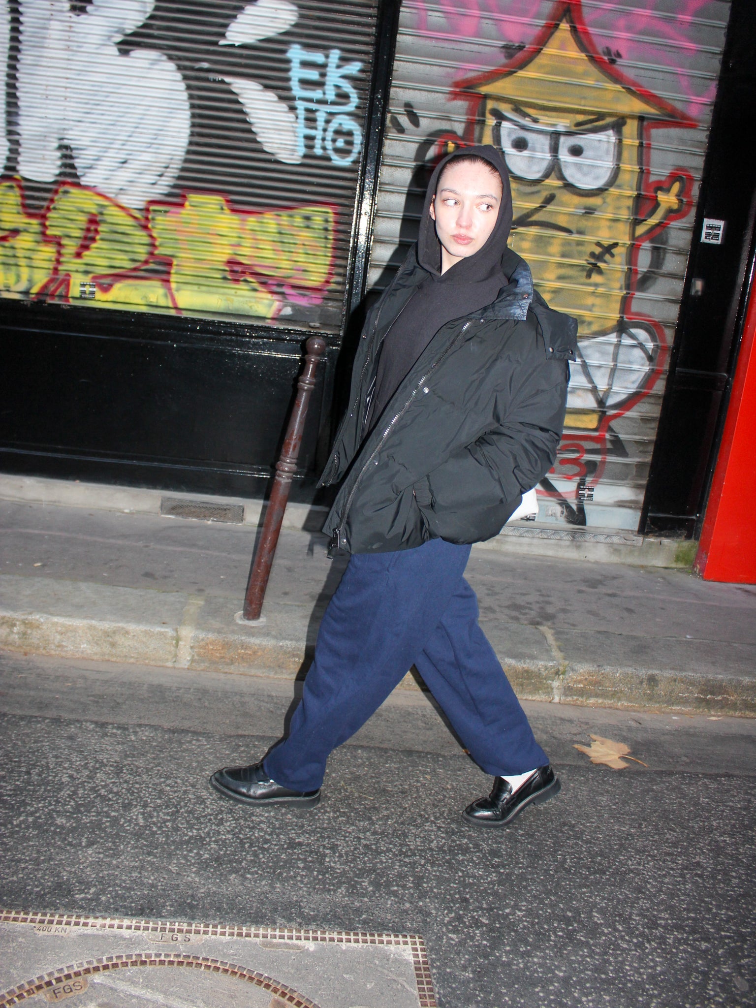 Sabina is 170 cm tall and wears size M. | elasticated navy