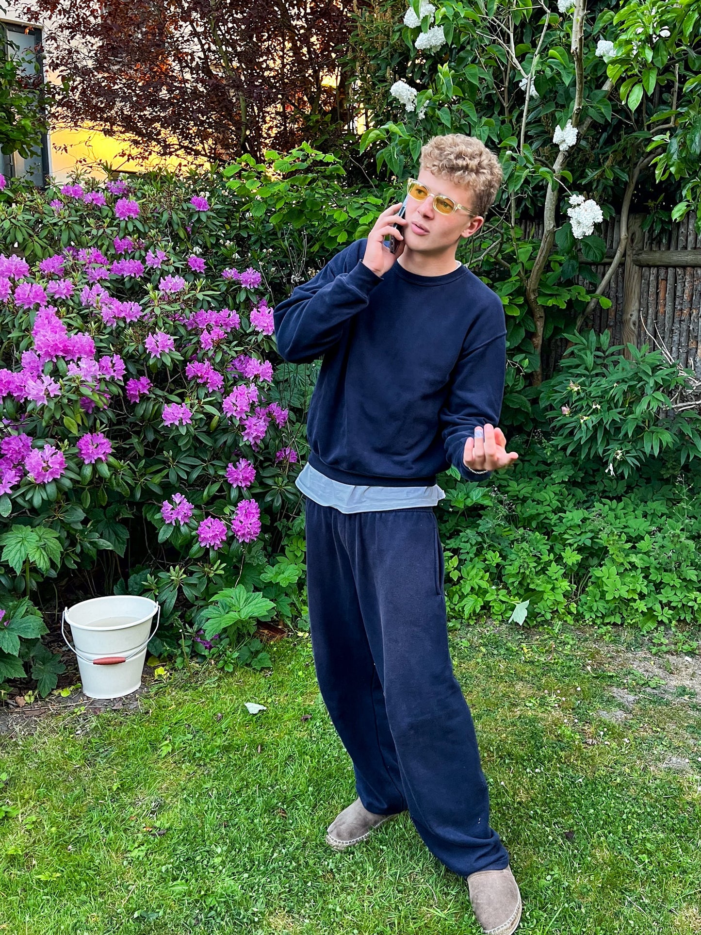 | loose navy