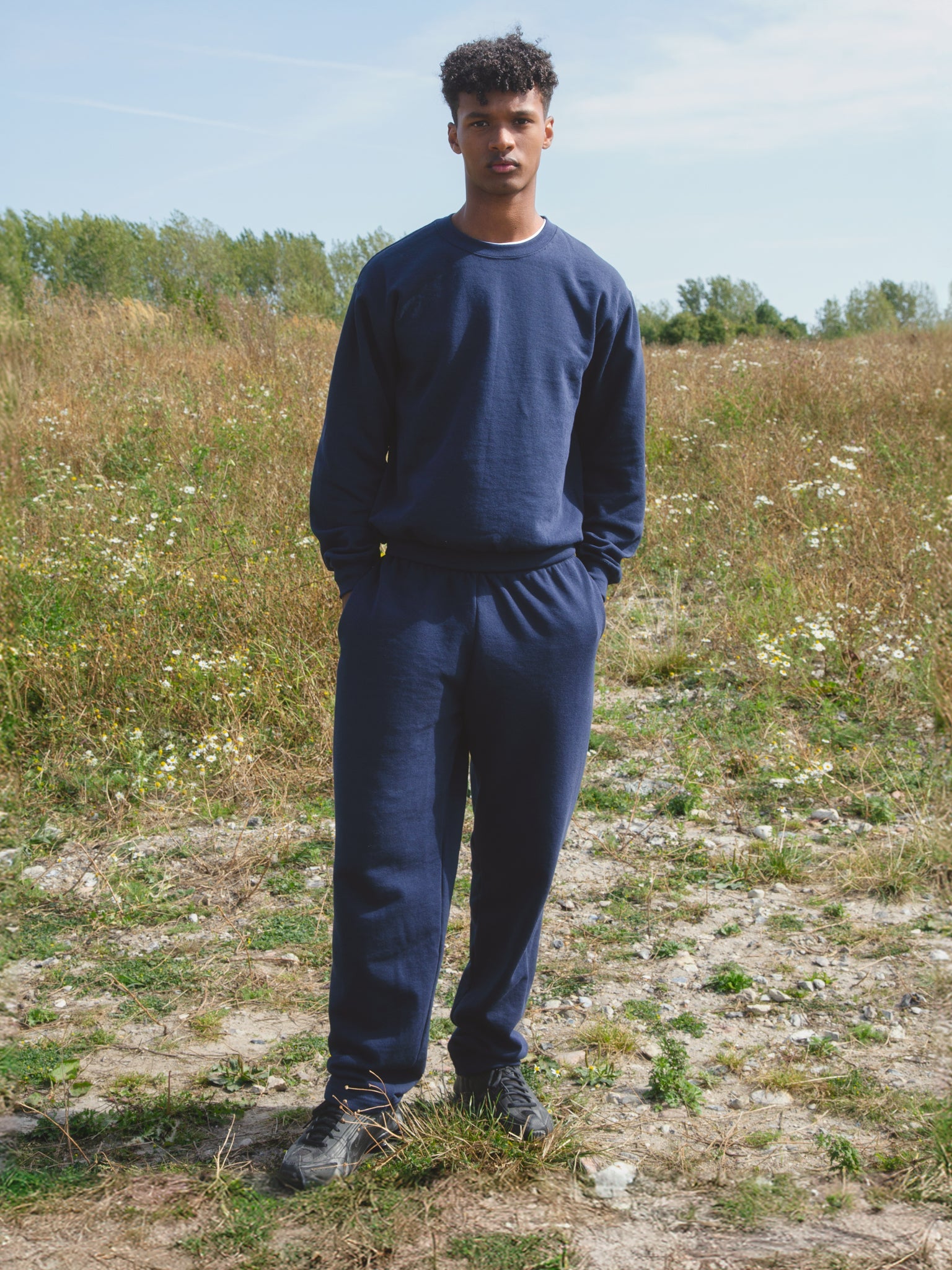 Filip is 185 cm tall and wears size L. | loose navy