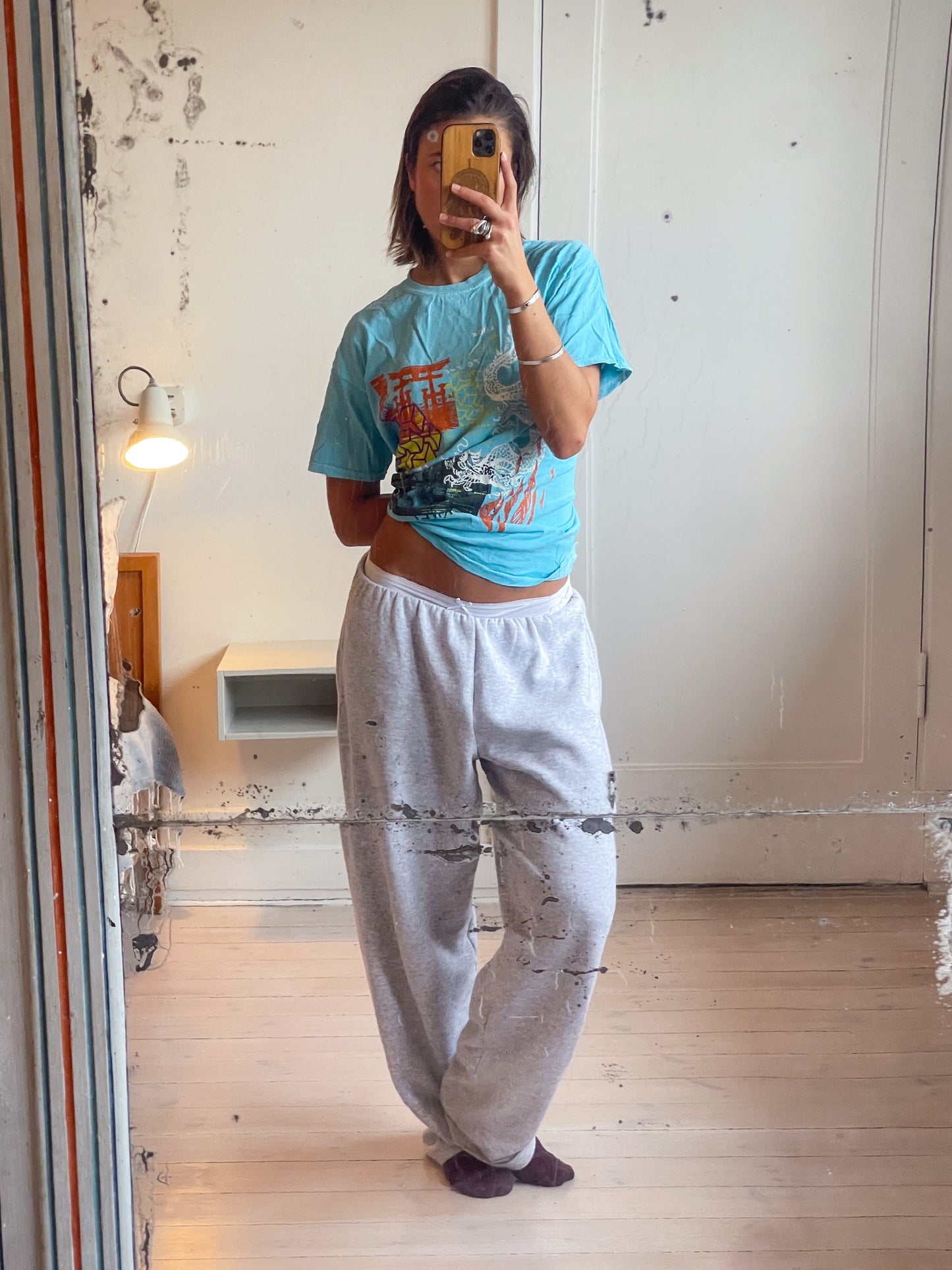 Sofie is 165 cm tall and wears size L. | loose grey