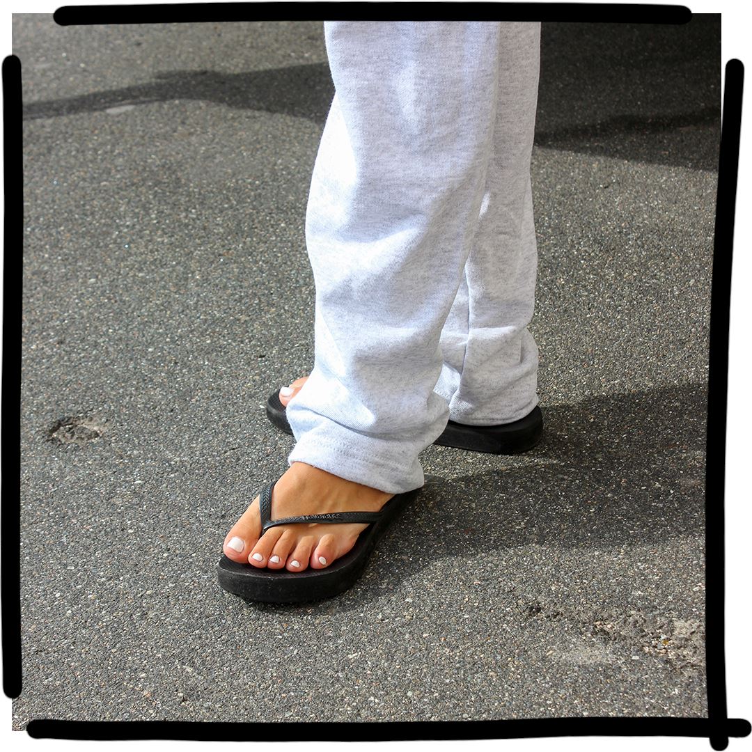 Sweatpants and flip flops! | loose grey