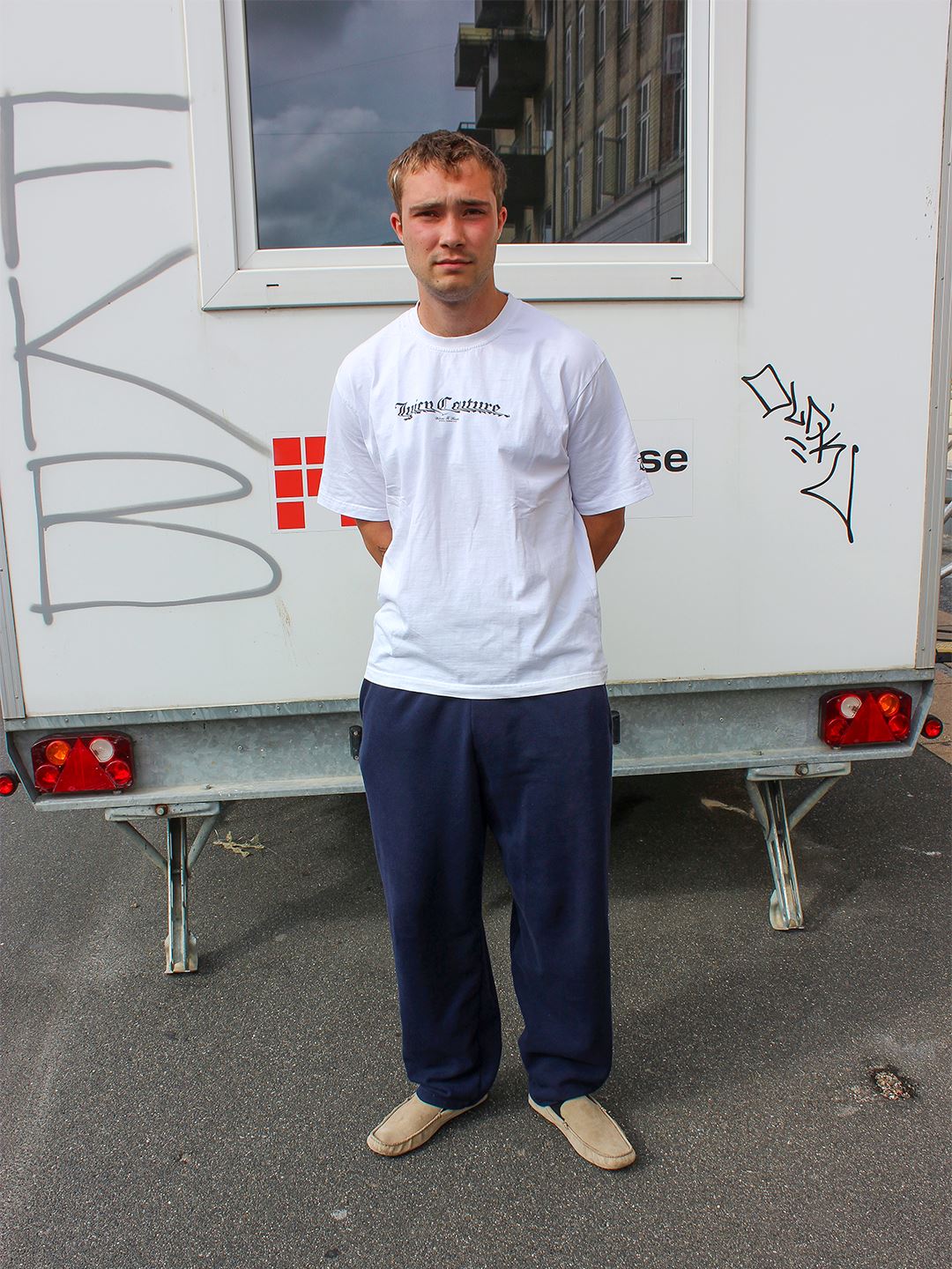 Tim is 185 cm tall and wears size L. | loose navy