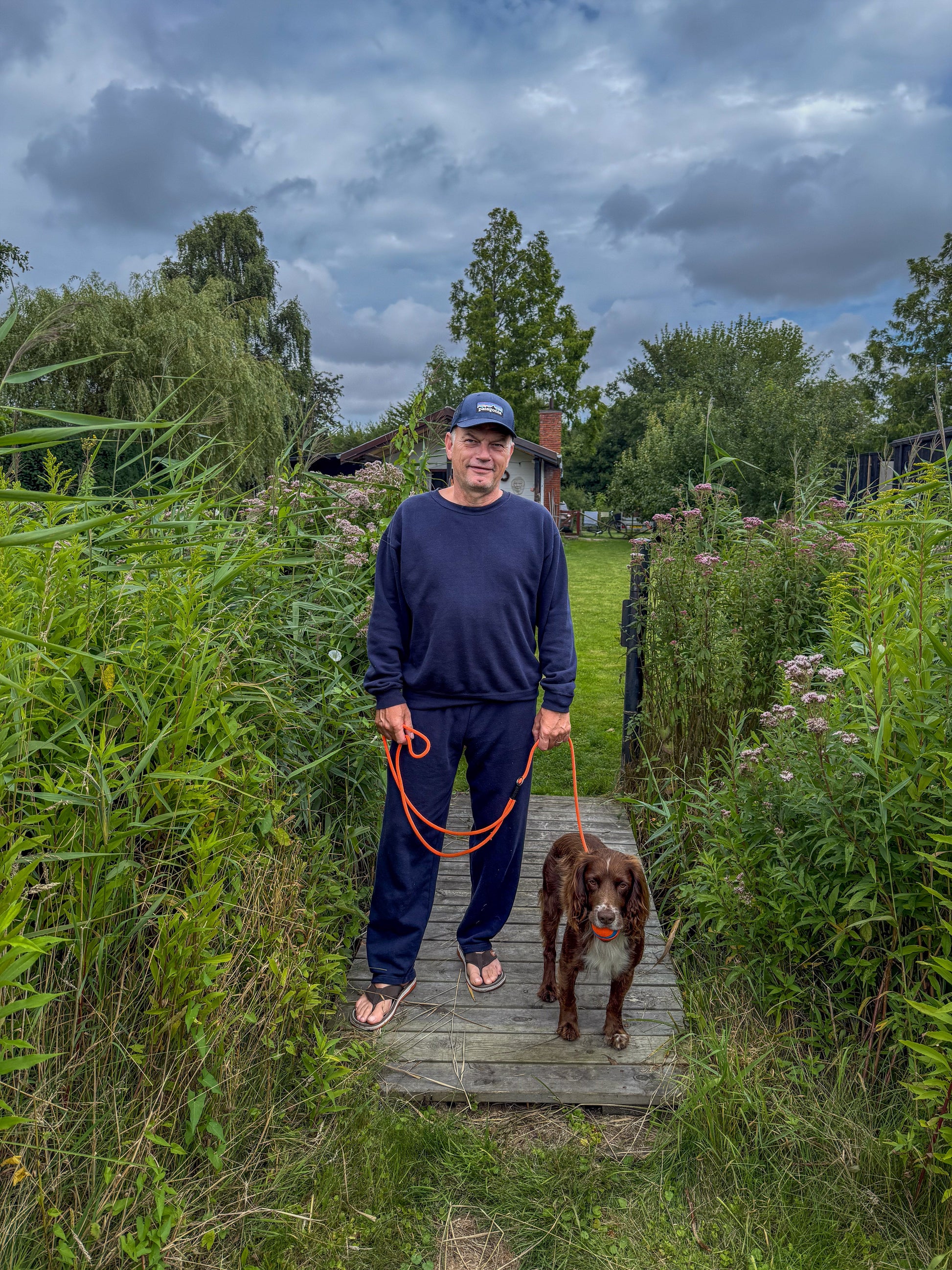 Anders is 176 cm tall and wears size L. | loose navy