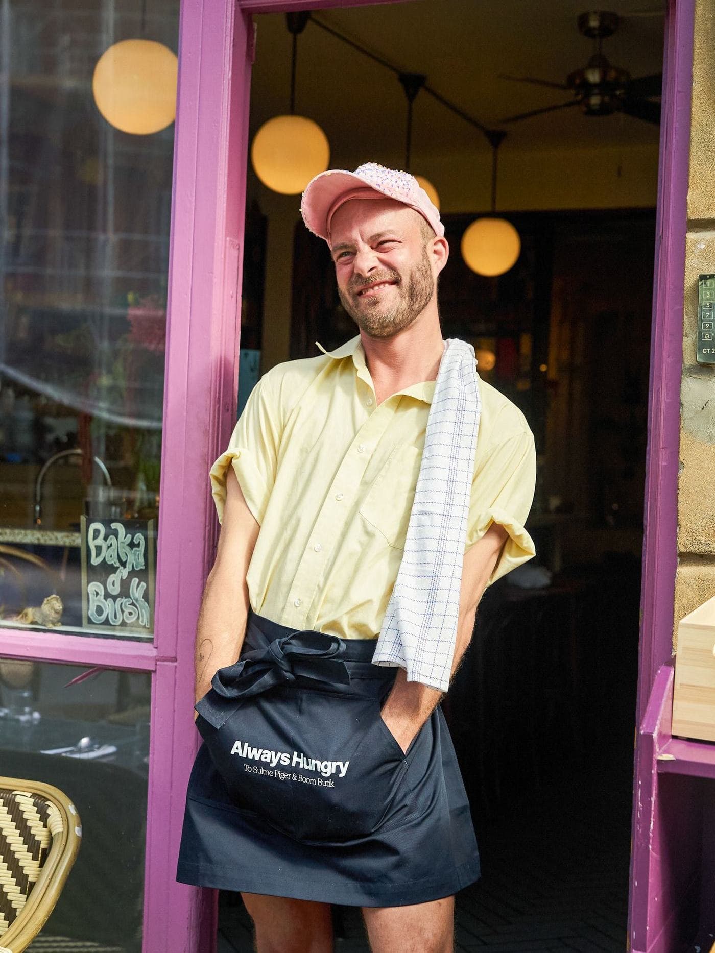 To Sultne Piger apron