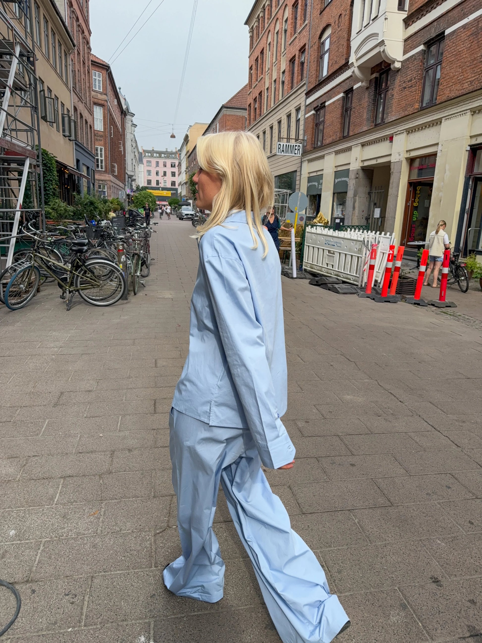 Sofie is 170 cm tall and wears size M
