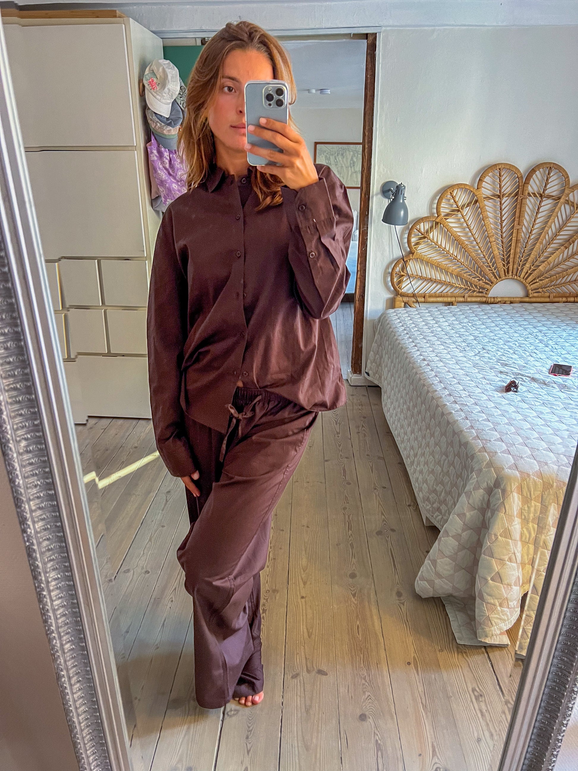 Sofie is 165 cm tall and wears size S. | dark brown