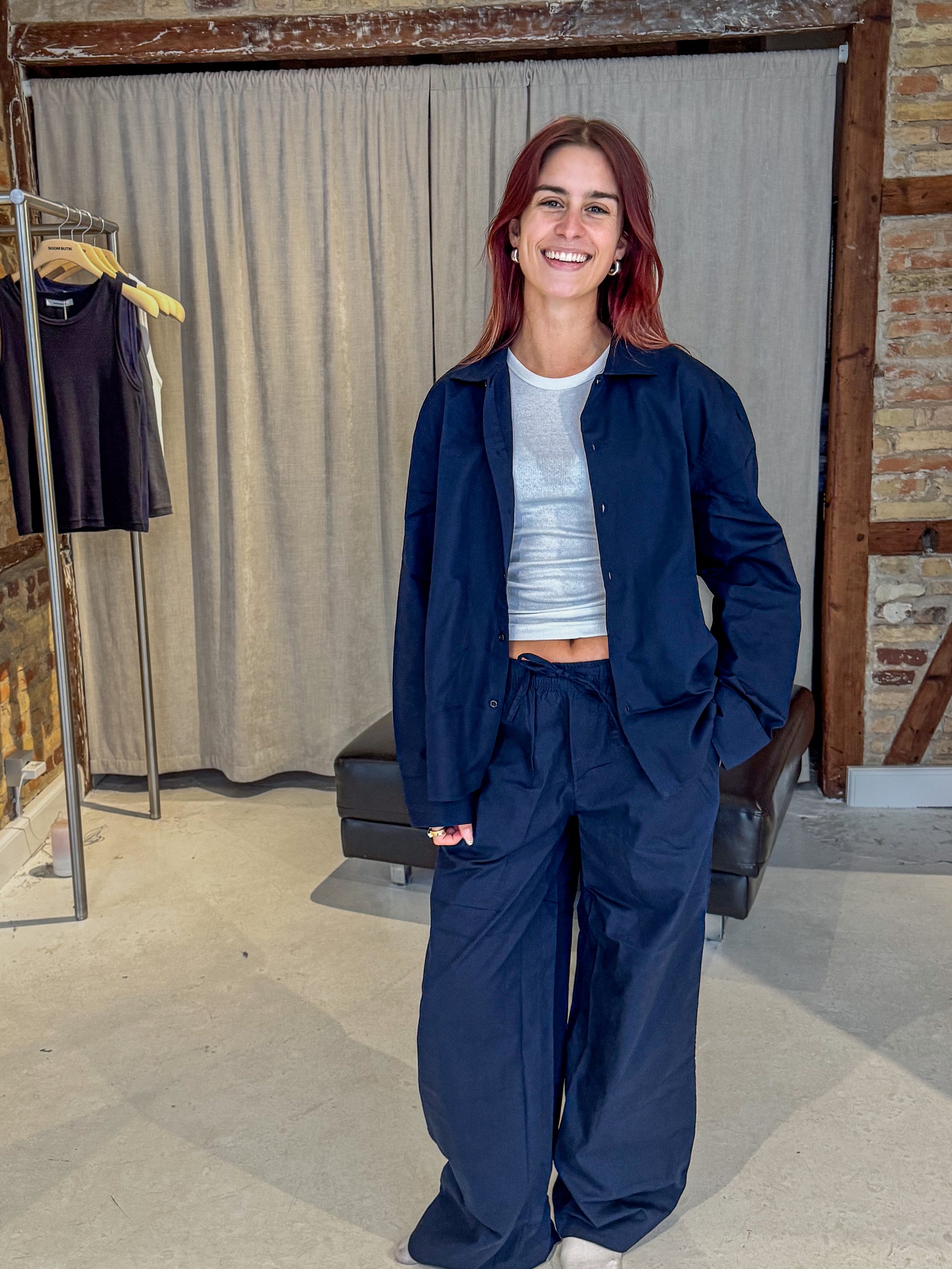 Mathilde is 165 cm and wears size M. | navy