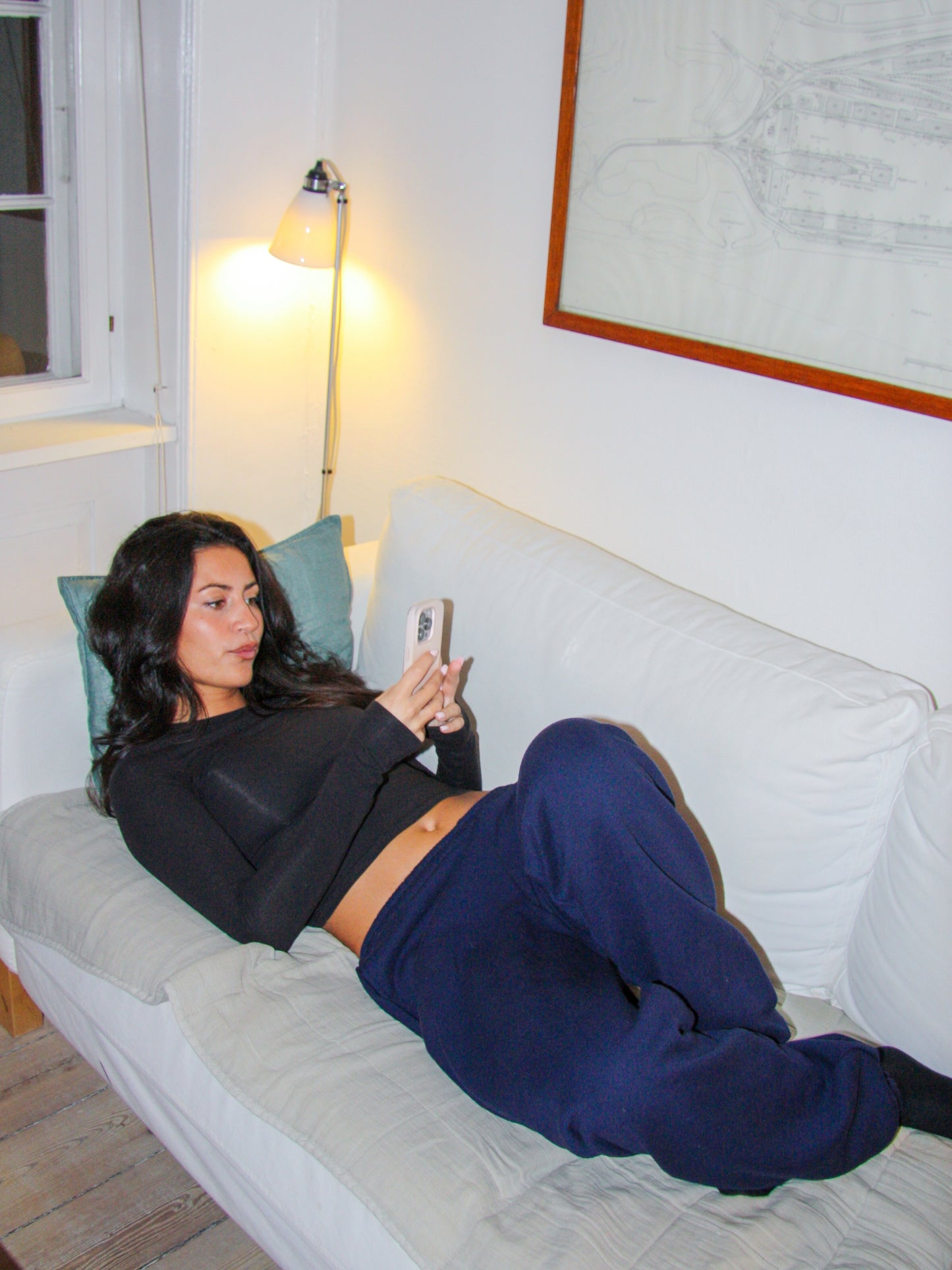 Sofie is 165 cm tall and wears size S. | dark blue