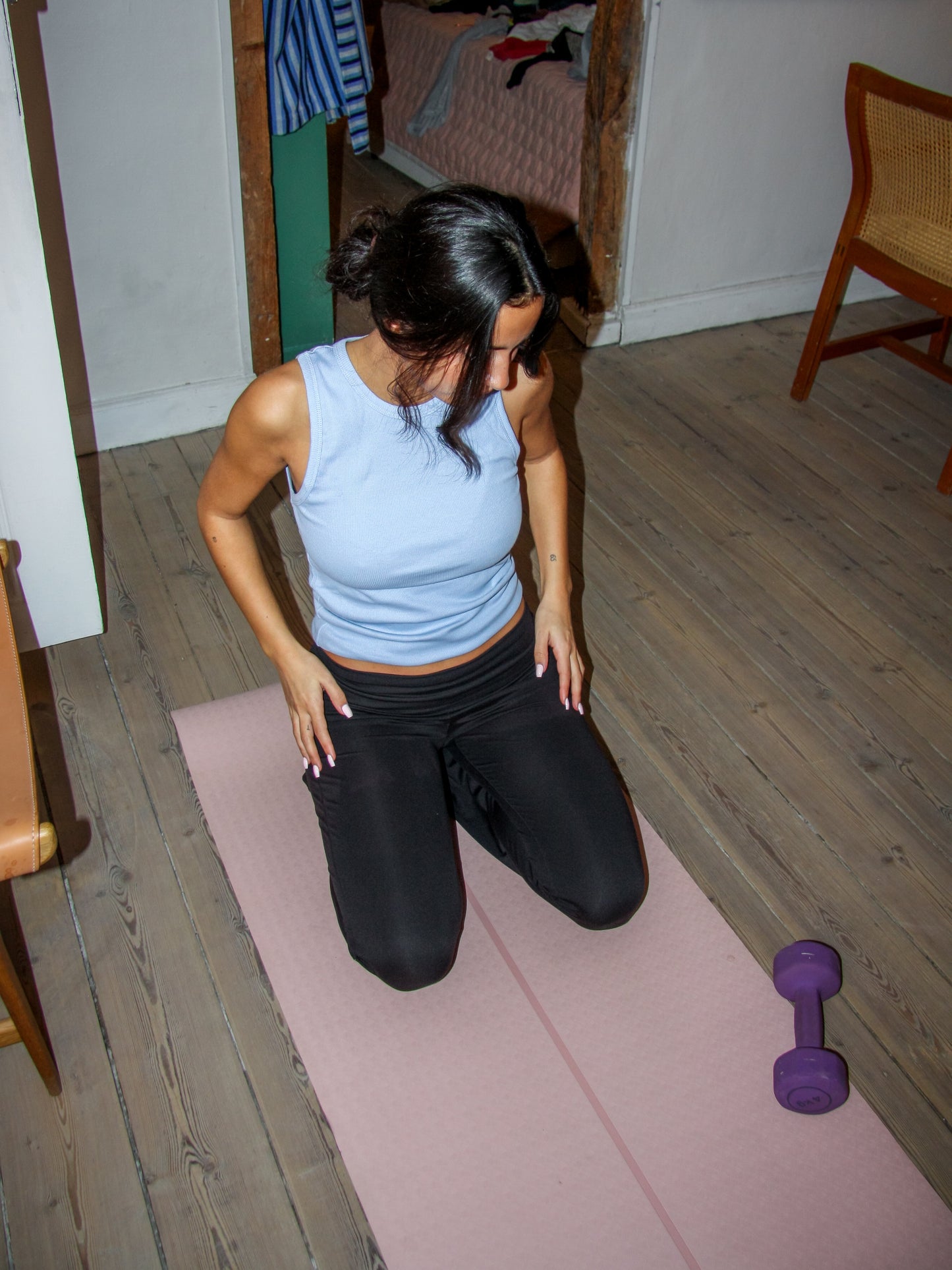 Sofie is 165 cm tall and wears size S. | light blue