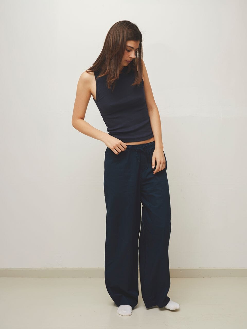 Laura is 180 cm tall and wears size L. | navy