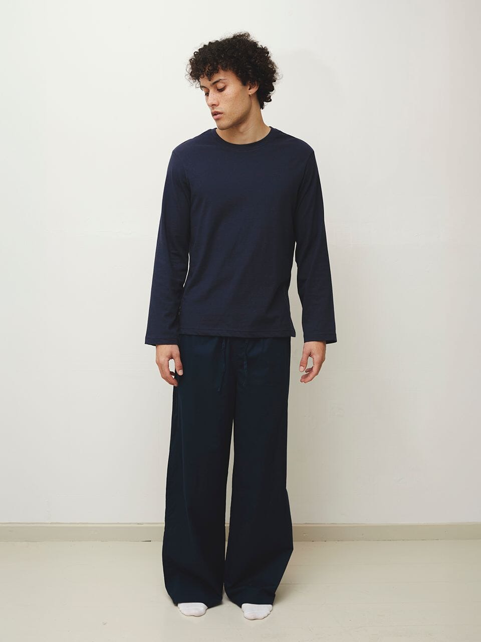 Martei is 188 cm tall and wears size XL. | navy