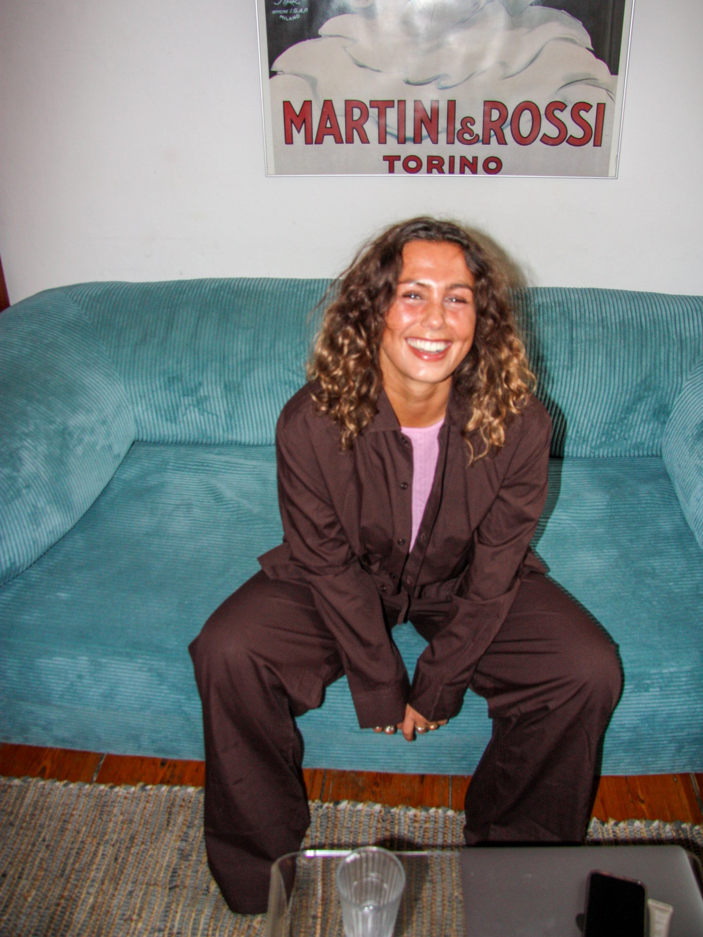 Anna is 175 cm tall and wears size M. | brown