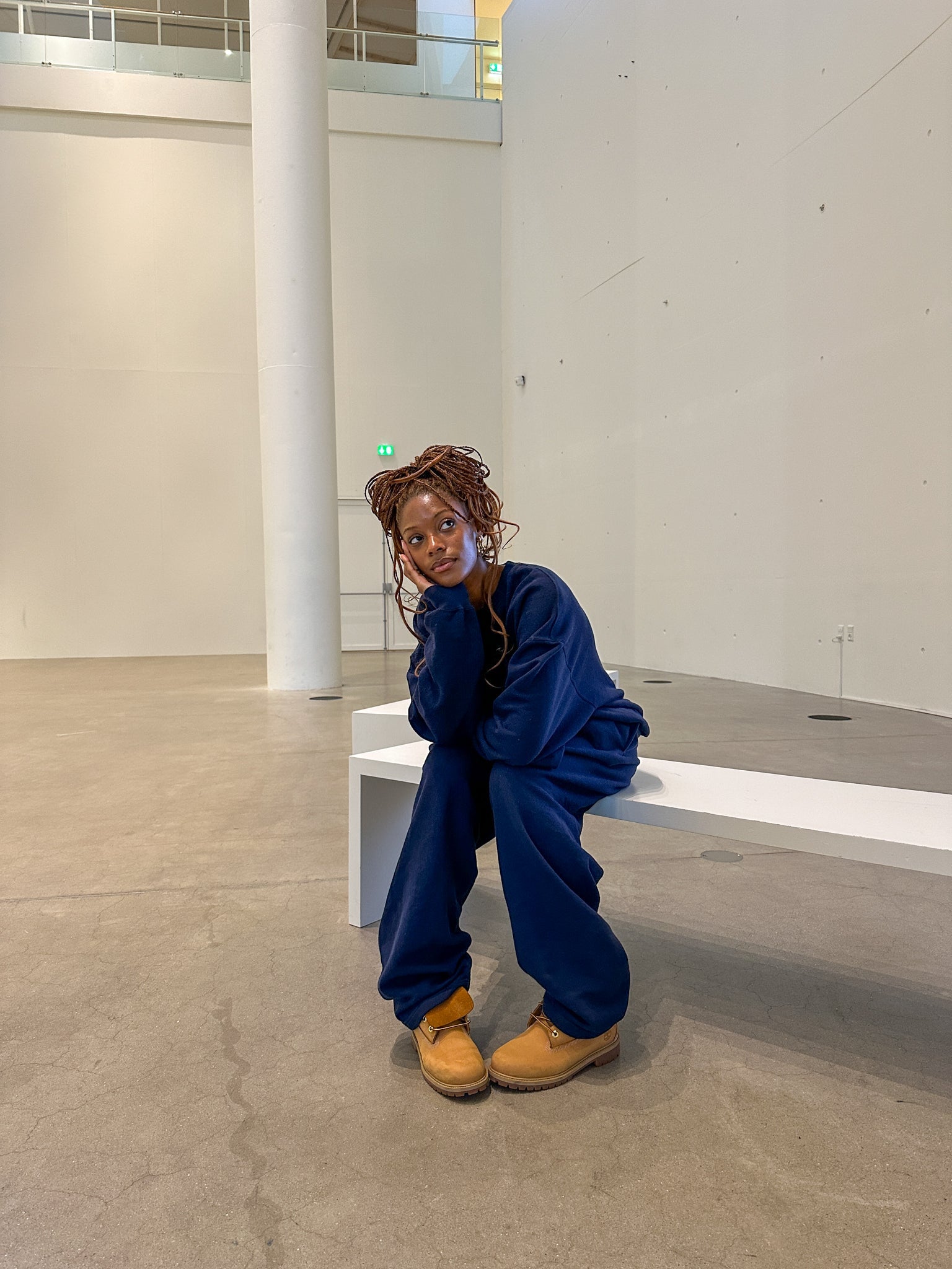 Jemimah is 173 cm tall and wears size XL. | navy
