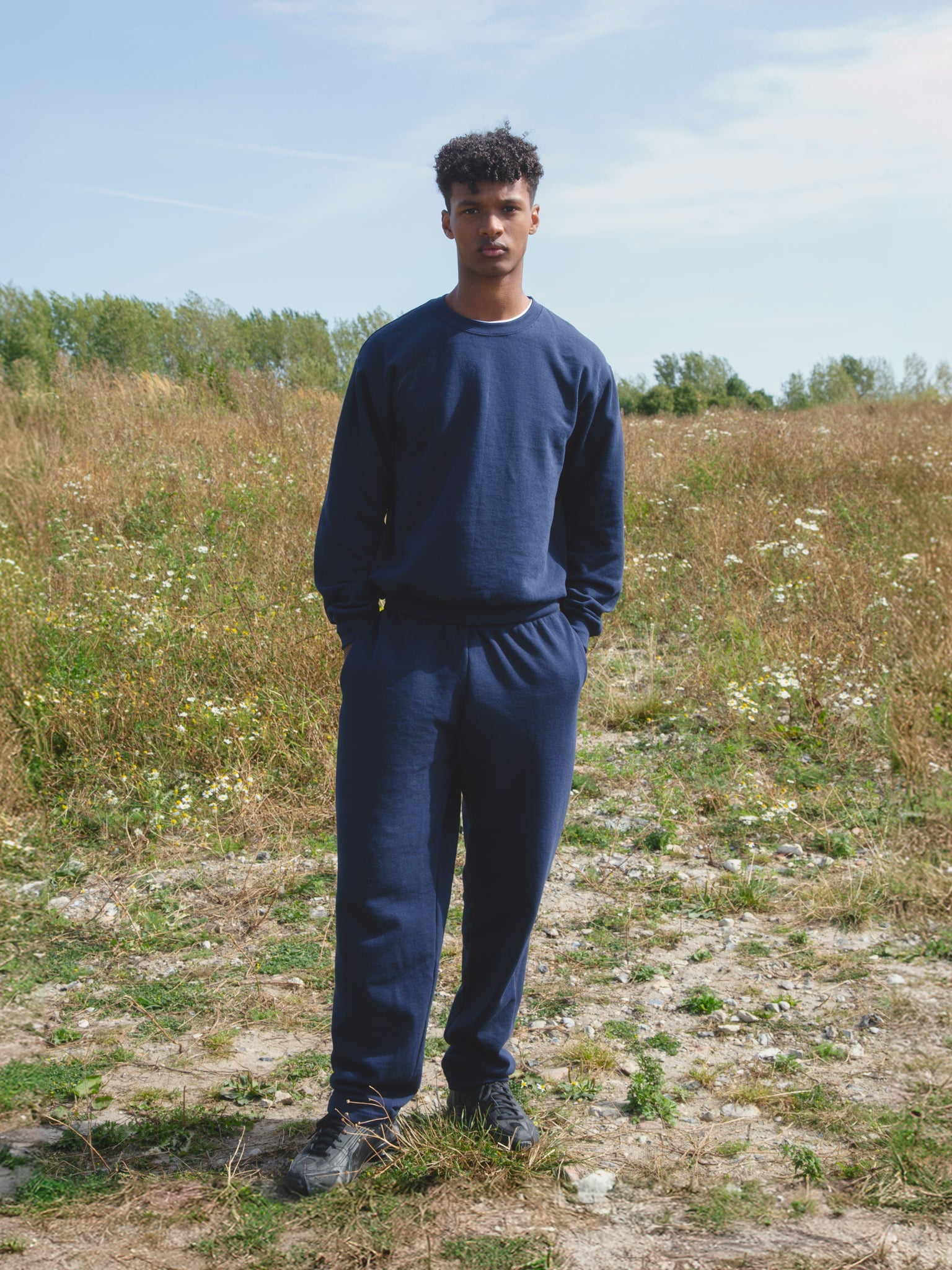Filip is 185 cm tall and wears size M. | navy