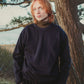 Andreas is 185 cm tall and wears size L. | black