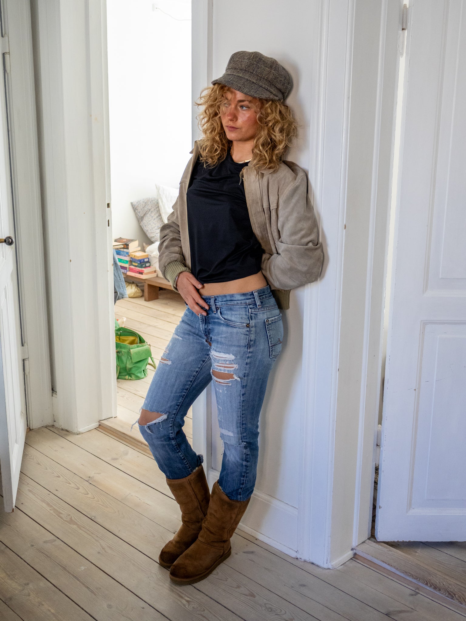 Cecilie is 168 cm tall and wears size S. | black
