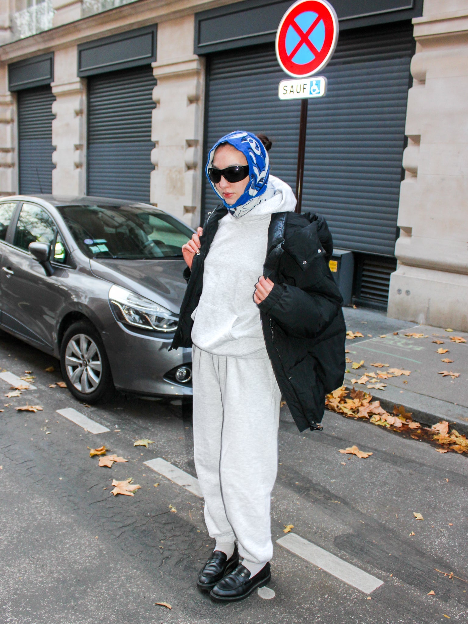 Sabina is 170 cm tall and wears size XS. | grey