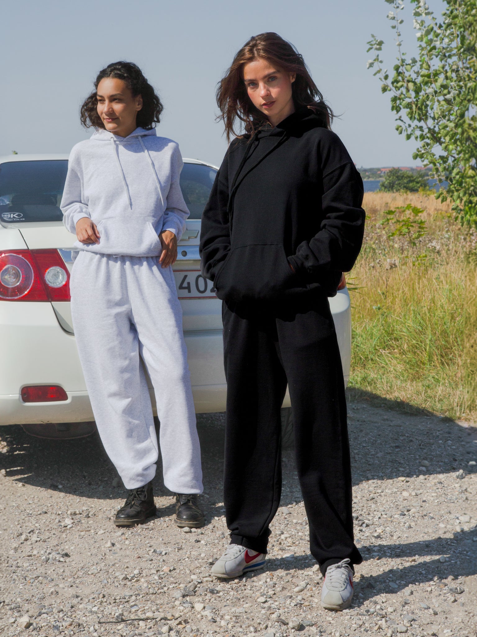 Johanne is 165 cm tall and wears size S. | black