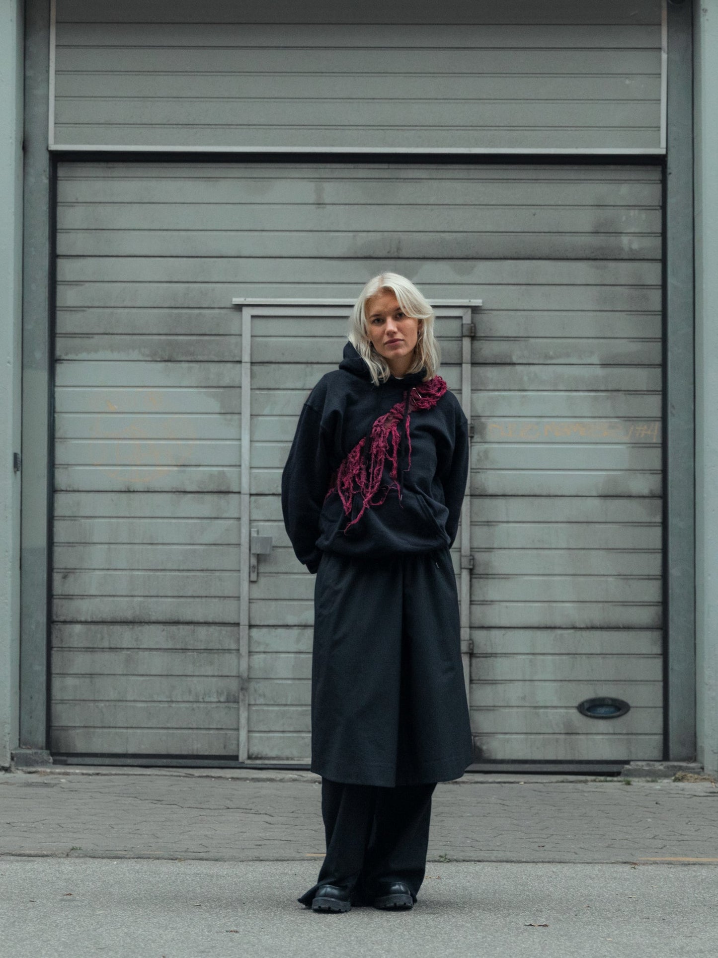Sofie is 170 cm tall and wears size S. | black