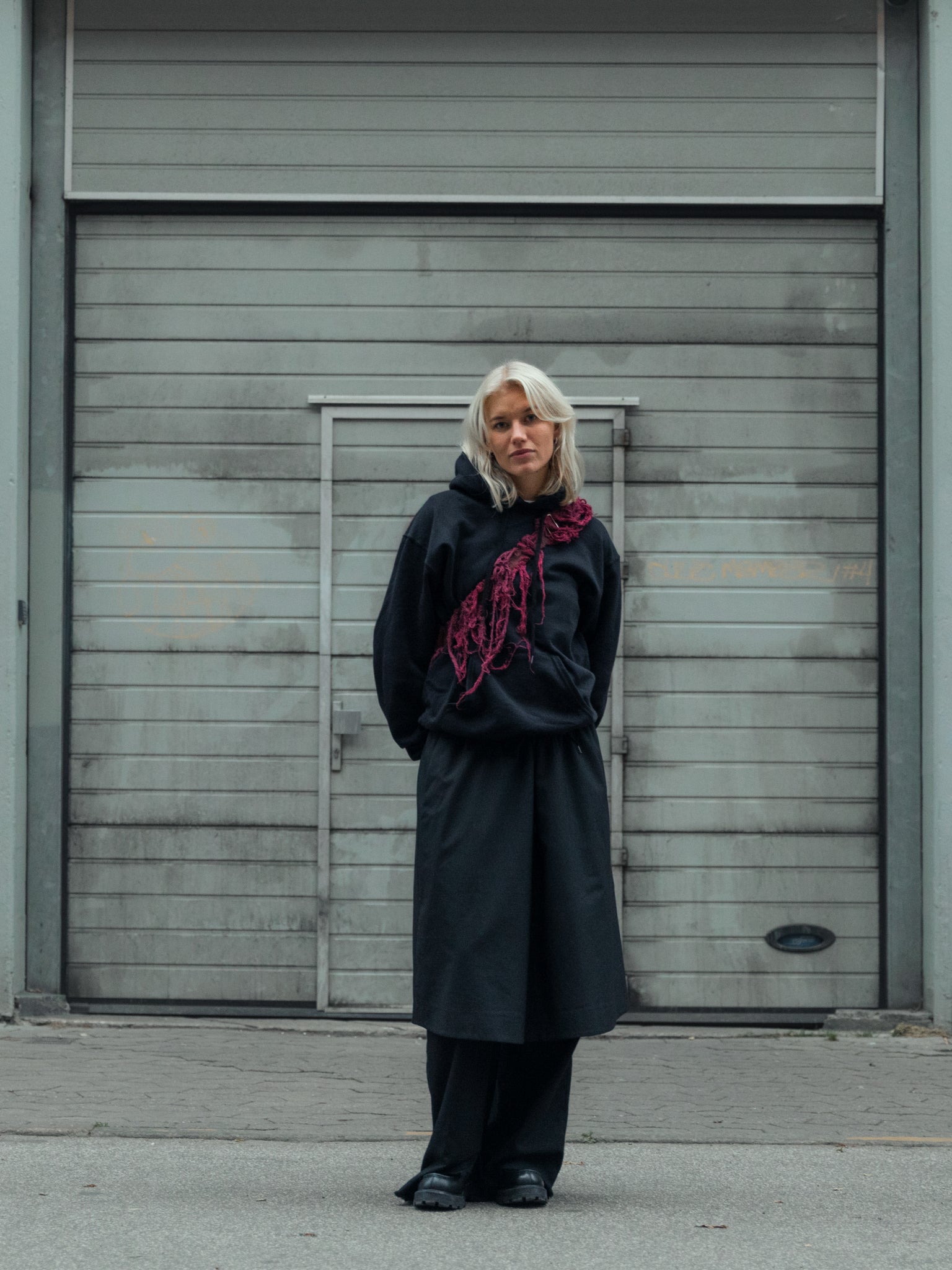 Sofie is 170 cm tall and wears size S. | black