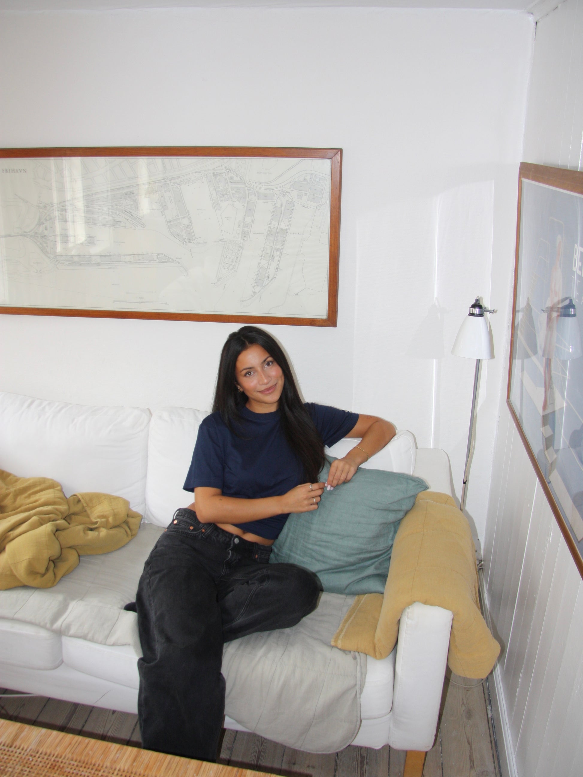 Nanna is 166 and wears size S. | navy