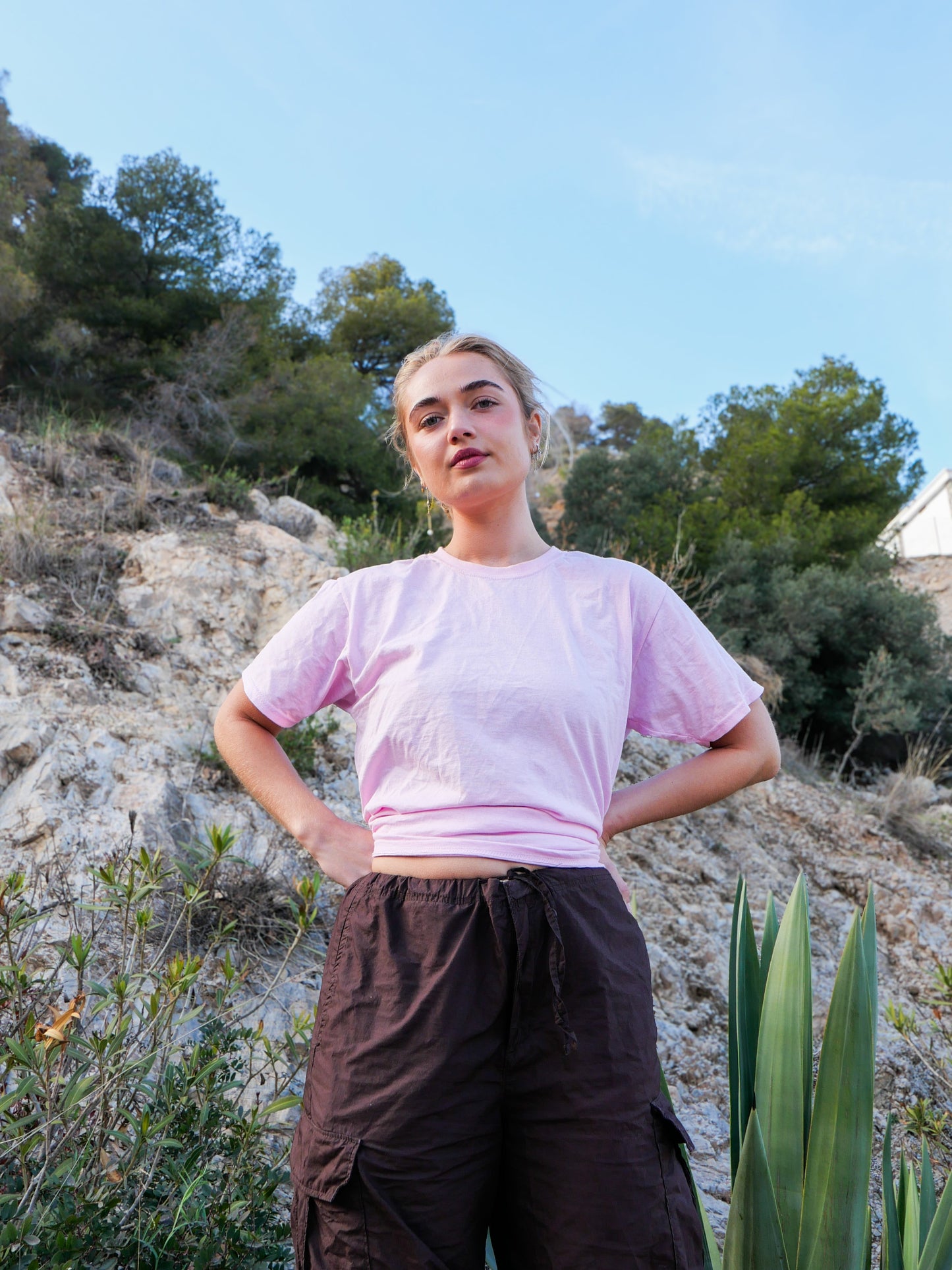 Caroline is 169 cm tall and wears size M. | light pink