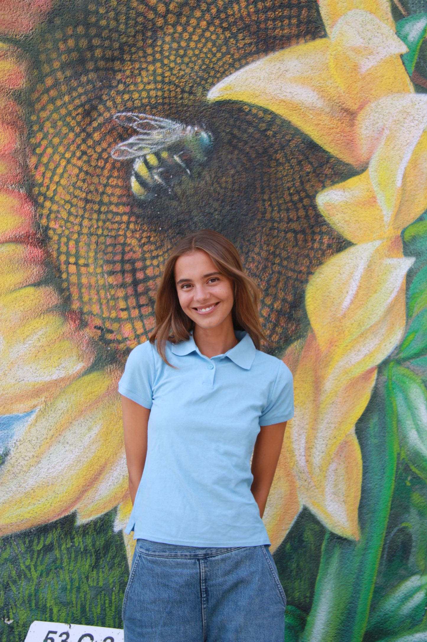 Sarah is 178 cm tall and wears size S. | light blue