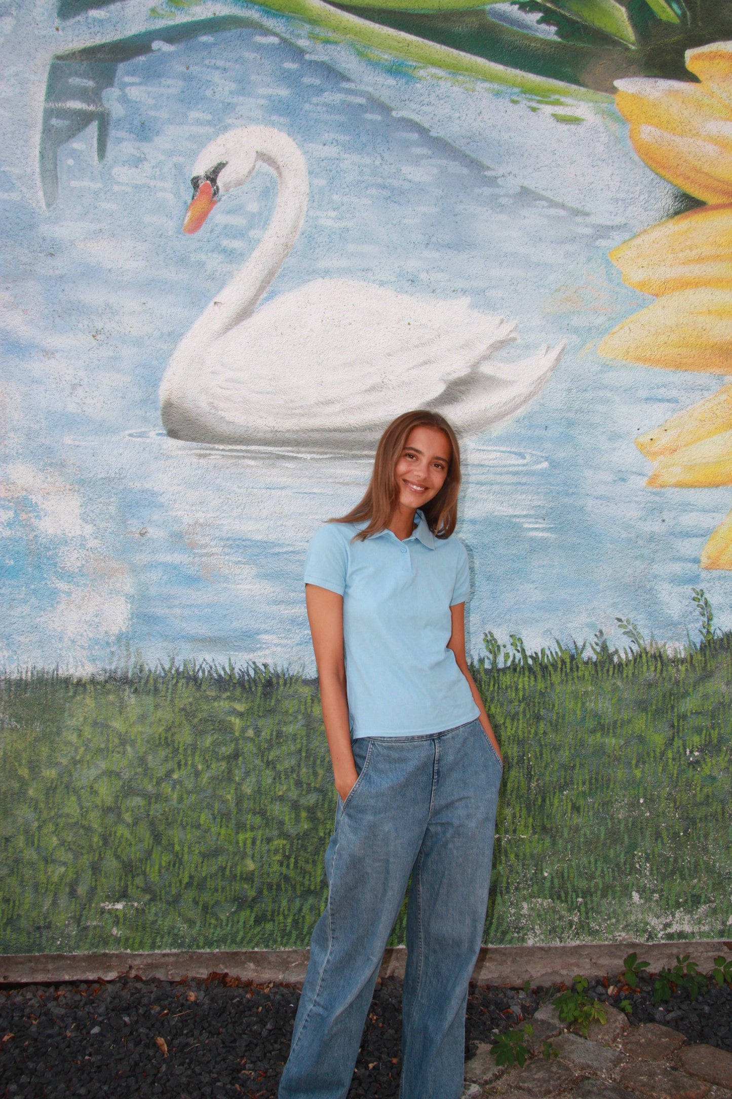 Sarah is 178 cm tall and wears size M. | light blue
