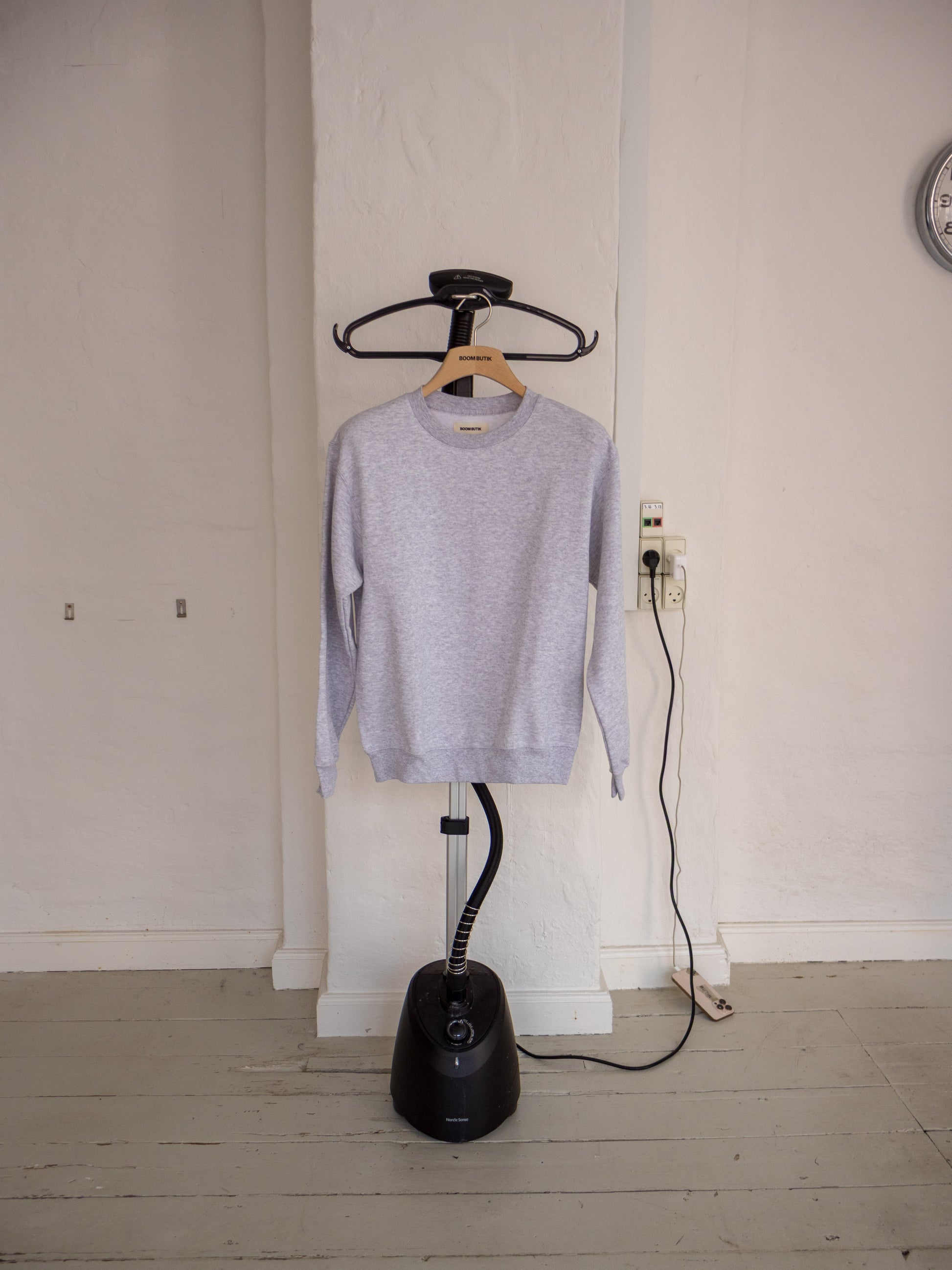 Grey crewneck sweatshirt <3 Love, Boom | grey