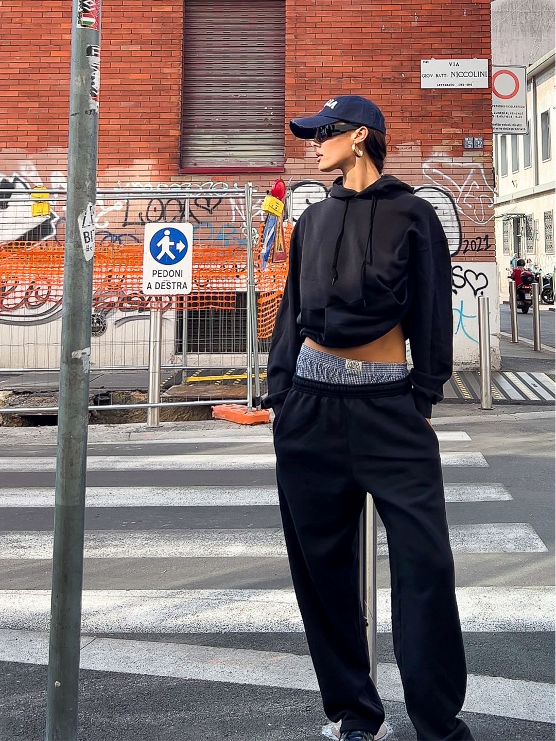 Sofi is 181 cm tall and wears size M.