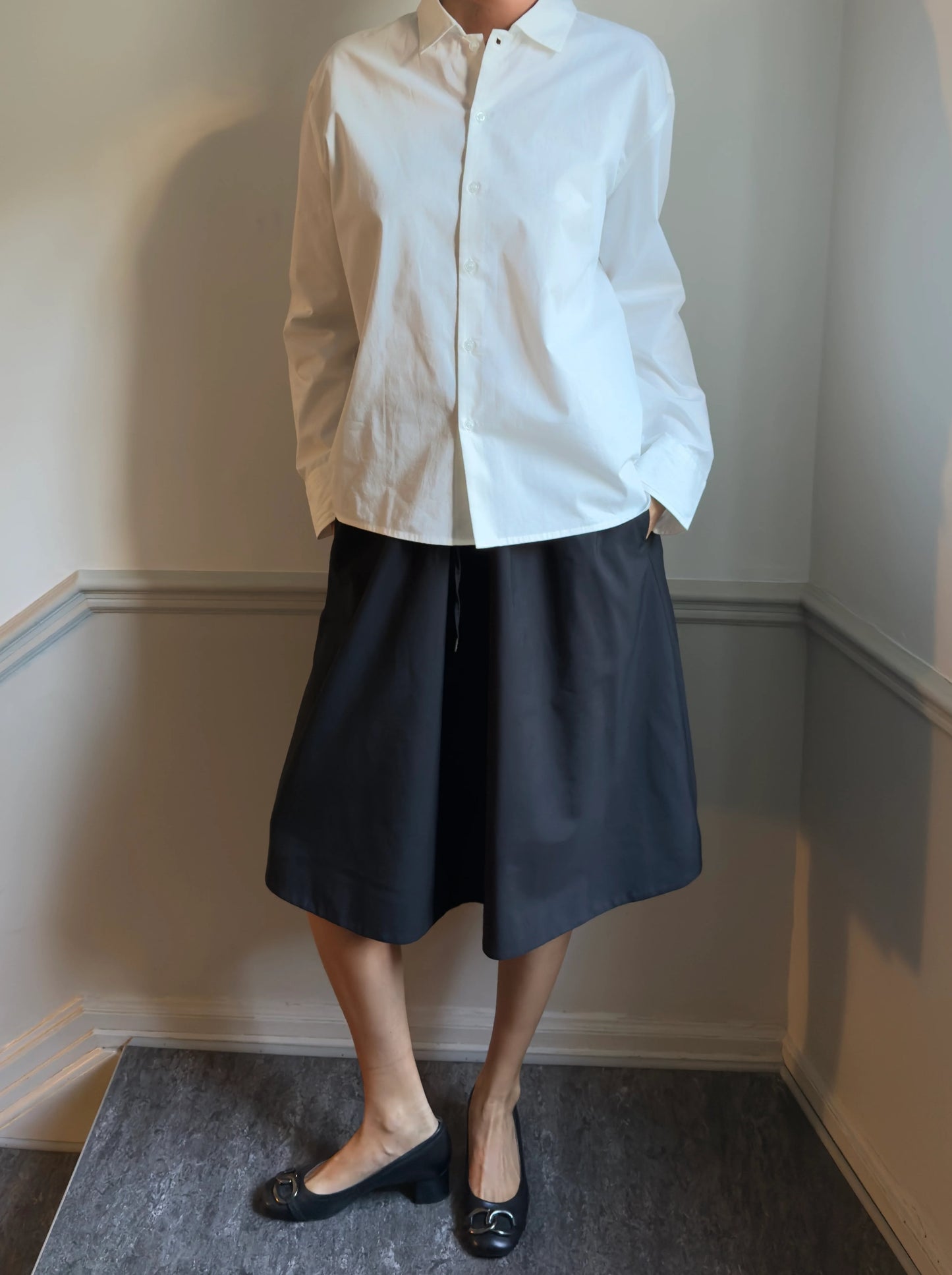 Rose is 176 cm tall and wears size M. | white