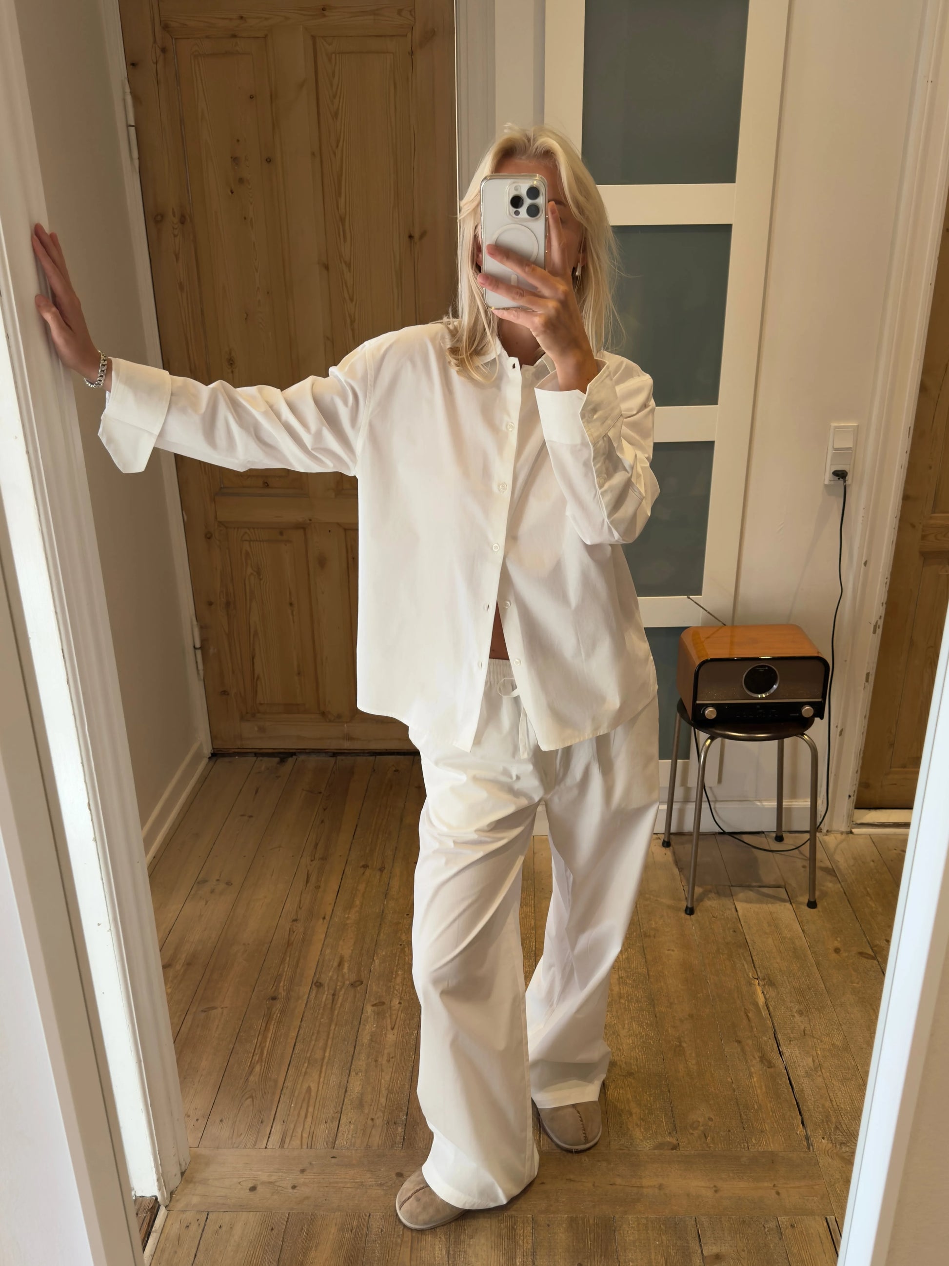 Sofie is 170 cm tall and wears size M. 