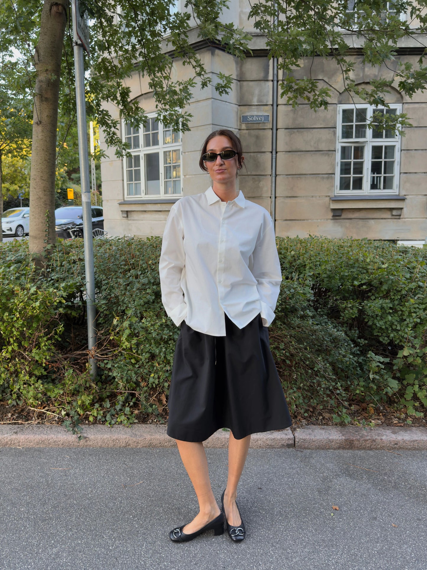 Rose is 176 cm tall and wears size M. | white