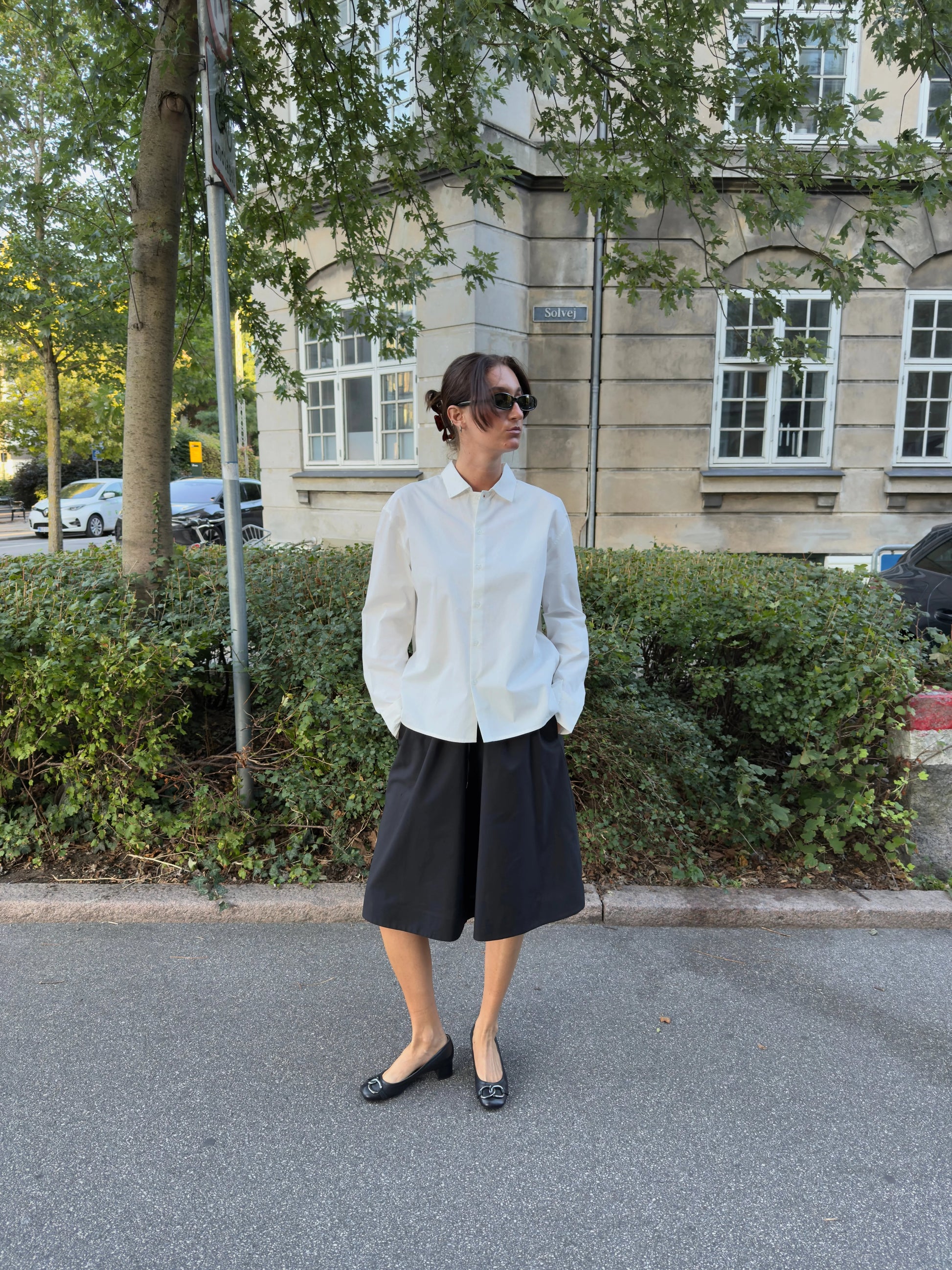 Rose is 176 cm tall and wears size M. | white