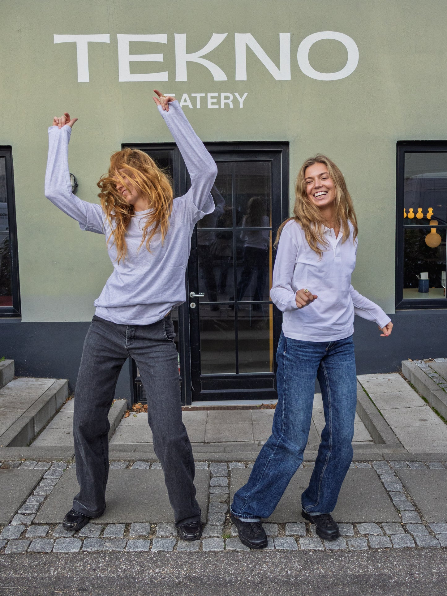 Roberta is 169 cm tall and wears size S. | grey